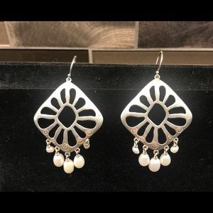 Silpada Silver/Pearl Earrings